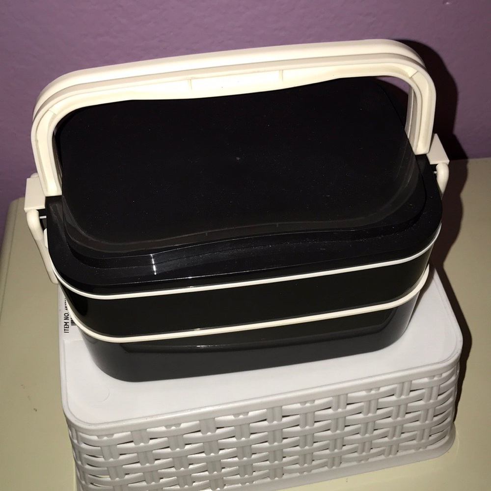 Lunch box - Picture 2 of 3